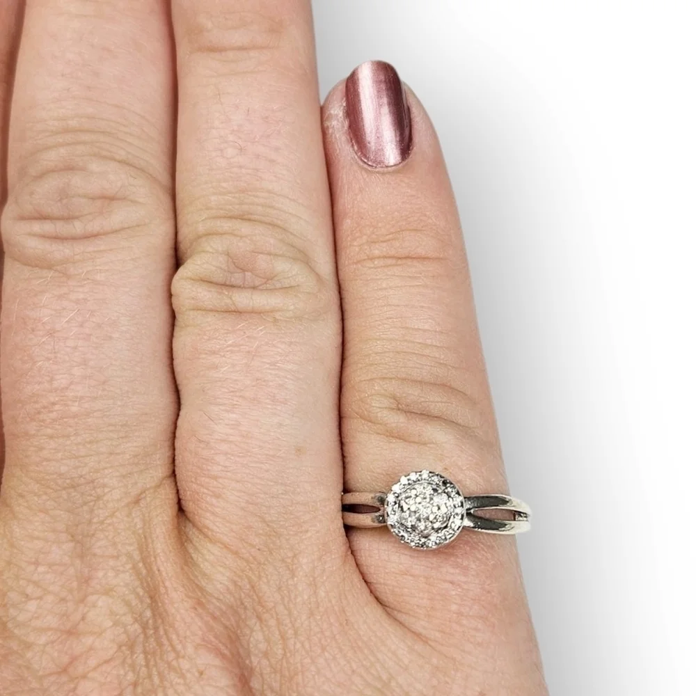 Genuine Diamond Sterling Flower Ring Split Shank 925 Silver JWBR Size 6.75 FLAW
